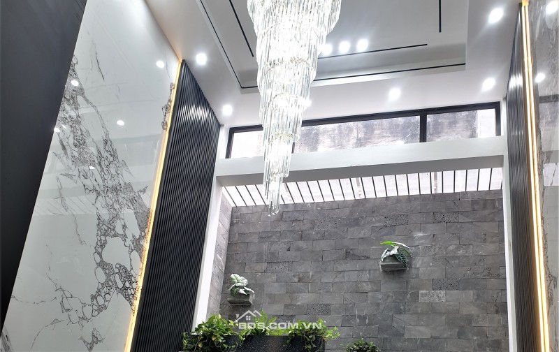 BÁN NHÀ 6.5 TỶ 5 TẦNG 61M2 CÓ GARA Ô TÔ - THANG MÁY - KHU BÃI VƯỢT