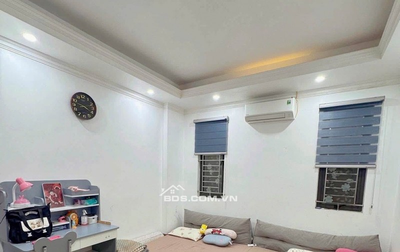 BÁN NHÀ ĐẸP 2.79 TỶ 3 TẦNG 50M2 ( TÂY BẮC ) Ô TÔ ĐỖ CỬA KHU GIẢI PHÒNG