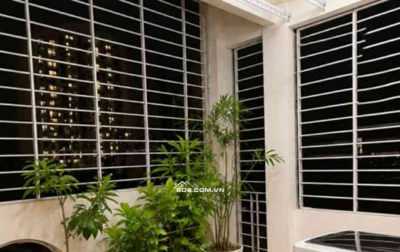 NGÃ TƯ SỞ, HÀNG XÓM ROYAL CITY - 30m2, MT gần 4m - NHÀ DÂN XÂY CHẮC CHẮN, 2 THOÁNG VĨNH VIỄN - GIÁ QUÁ TỐT cho VỊ TRÍ QUÁ ĐẸP!