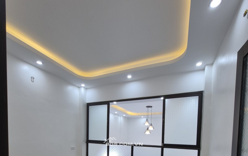 BÁN NHÀ ĐẸP 1.56 TỶ 2.5 TẦNG 31M2 ( TÂY NAM ) NGÕ LIÊN HÀ 1