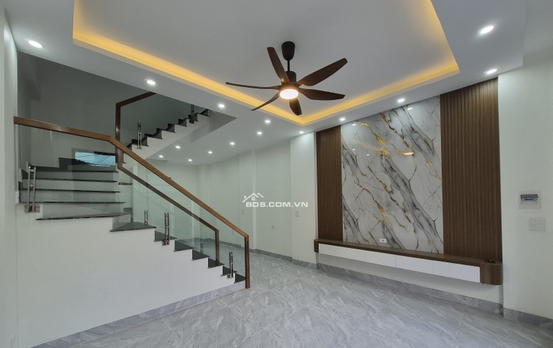 BÁN NHÀ ĐẸP 3 TẦNG 55M2 XÂY MỚI ( TÂY NAM ) NGÕ PHÙ LONG GIÁ 2.59 TỶ