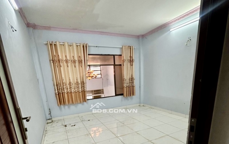 BÁN NHÀ GẦN HẺM XE HƠI TẠ QUANG BỬU – QUẬN 8 – 57M2 - 3PN – NHỈNH 5 TỶ- LH 0784968131