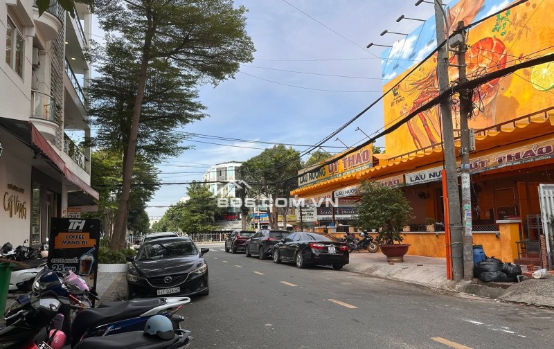 Bán gấp nhà MT đường Số 5, khu Tên Lửa, 4 x 20m, 3.5 tấm, giá 12.3 tỷ.