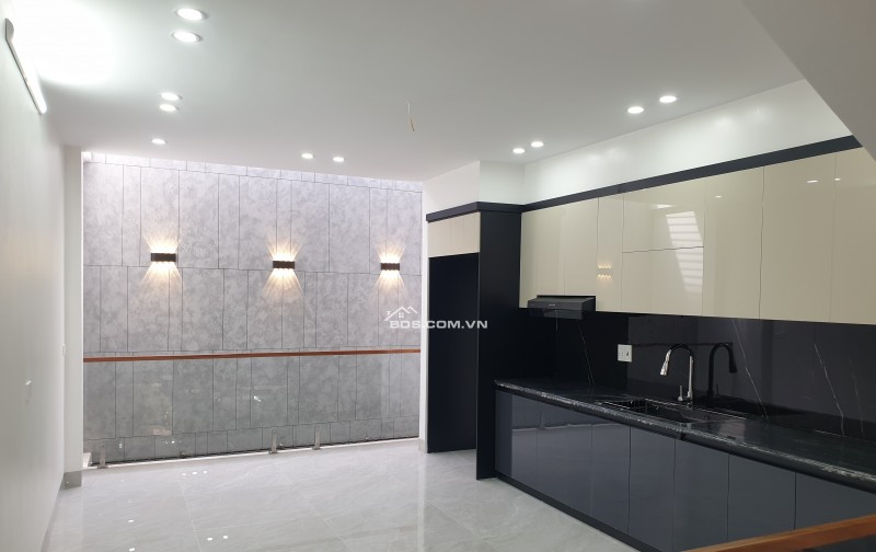 BÁN NHÀ  5.2 TỶ 3.5 TẦNG 60M2 CÓ GARA Ô TÔ MẶT ĐƯỜNG KHU ĐỒNG QUÝT