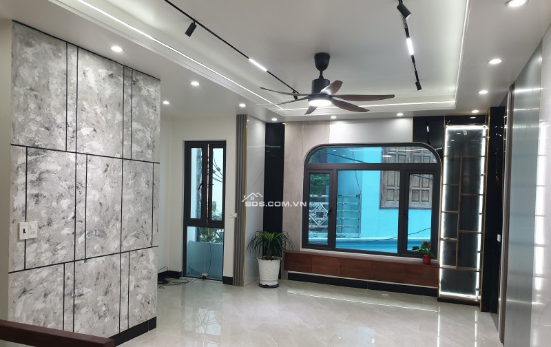 BÁN NHÀ ĐẸP 3.75 TỶ 4 TẦNG 48M2 CÓ GARA Ô TÔ TRUNG TÂM KHU BÃI VƯỢT
