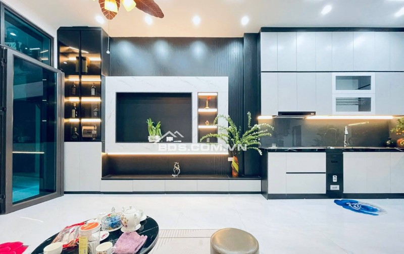 Bán Nhà Nguyễn Chính - Tân Mai, Hoàng Mai 31/35m, 5 tầng, mt 4.2m, giá 8.9 tỷ.