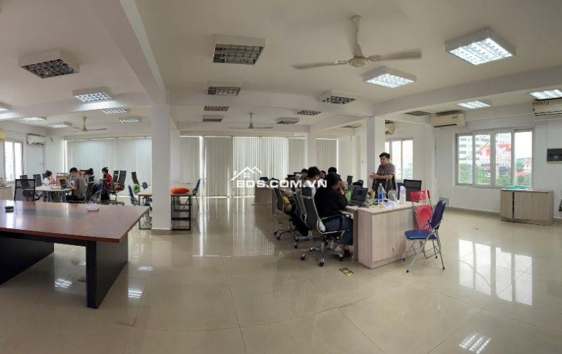 Cho thuê nguyên tầng văn phòng – 16 Trường Sơn, Tân Bình | Giá 55 triệu/tháng