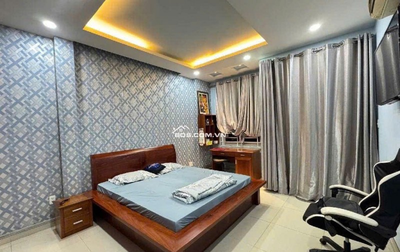 Bán nhà mặt tiền Trần Bá Giao 88m2(4x22) 4 lầu view sông mát mẻ KD đa nghề chỉ 14 tỷ.