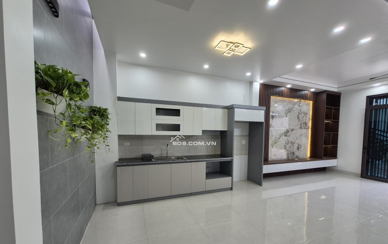 BÁN NHÀ ĐẸP 2.45 TỶ 3 TẦNG 5M2 NGÕ CỰC NGẮN KHU BÃI VIÊN