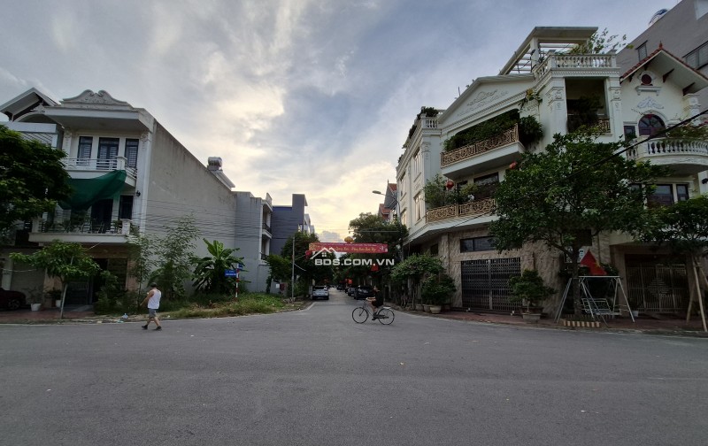 BÁN ĐẤT ĐÔ THỊ BÃI VIÊN - MẶT ĐƯỜNG NGÔ QUÝ DUẬT 85M2 GIÁ 4.1 TỶ