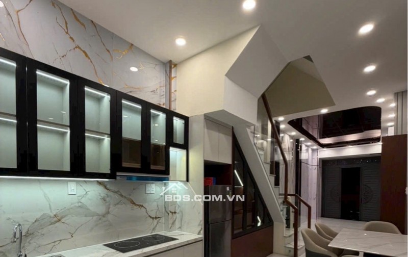 Bán nhà chính chủ tại phường Bình Tây mới nhà đẹp vào ở liền