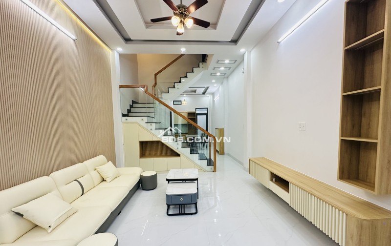 LÒ LU 6.6 TỶ  NHÀ MỚI LUNG LINH – 3 TẦNG – 4 PHÒNG NGỦ – HẺM XE HƠI – VỊ TRÍ CỰC ĐỈNH 3 CĂN RA MẶT TIỀN LÒ LU