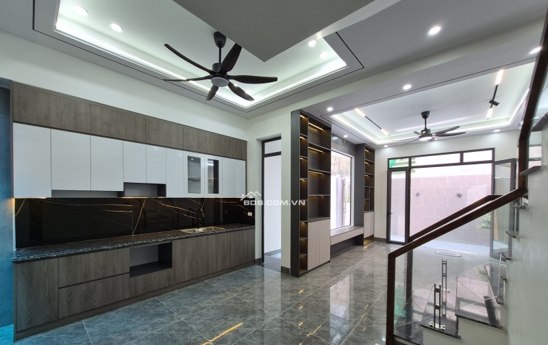 BÁN NHÀ SIÊU ĐẸP 2.95 TỶ 3 TẦNG 65M2 TRUNG TÂM ĐƯỜNG VỊ XUYÊN