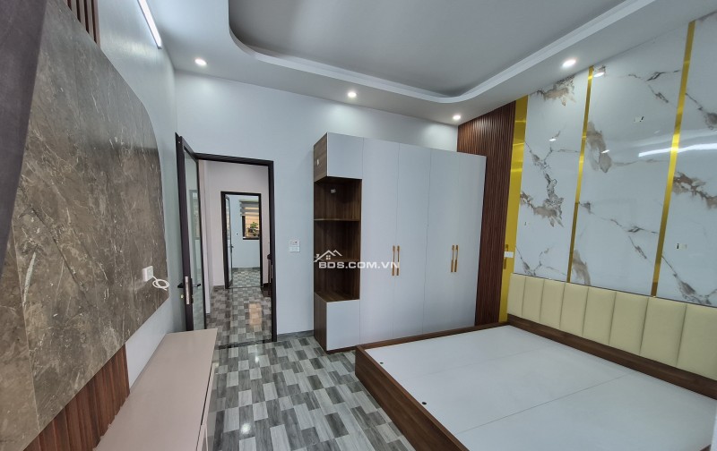 BÁN NHÀ 3.2 TỶ 3 TẦNG 52M2 Ô TÔ ĐỖ CỬA NGÕ MẠC THỊ BƯỞI