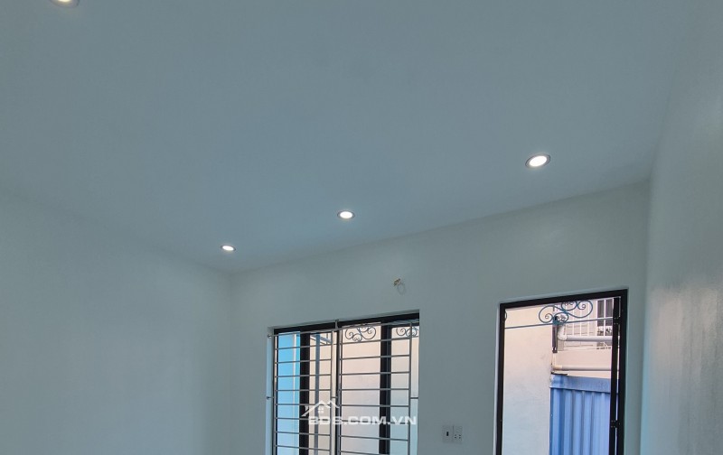 BÁN NHÀ ĐẸP 1.56 TỶ 2.5 TẦNG 31M2 ( TÂY NAM ) NGÕ LIÊN HÀ 1