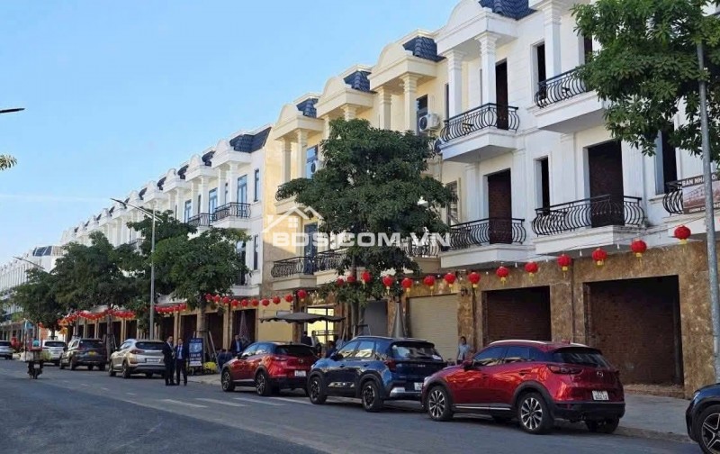 Bán nhà khu dân cư Vsip3 Tân Uyên Bình Dương - 1 trệt 1 lầu 3 PN 3 WC