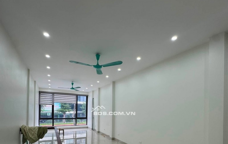 Cho thuê nhà Mặt phố Nguyễn Lam - kinh doanh đa ngành 40m2, 2 tầng, vỉa hè ô tô tránh chỉ 16tr/th