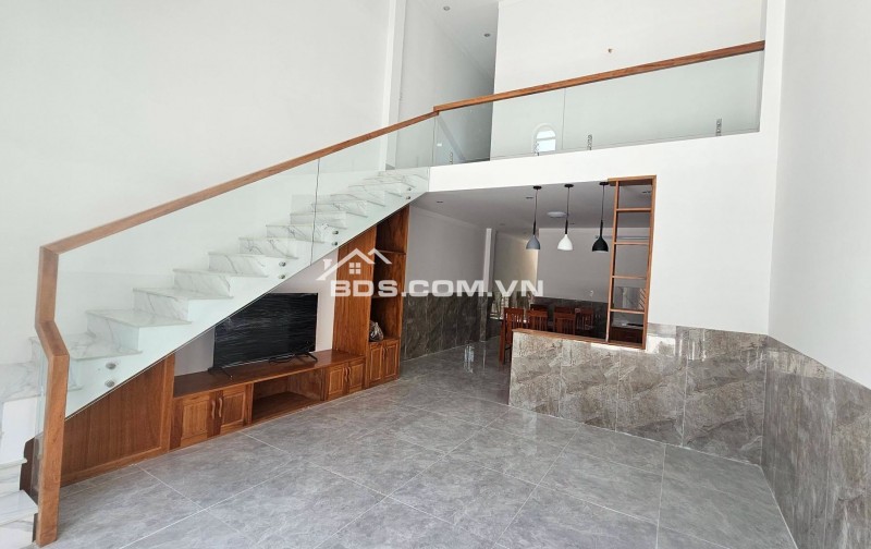 Nc  NHÀ CẤP 3 HẺM NGUYỄN HỮU CHỈNH – PHƯỜNG 2 BẢO LỘC
