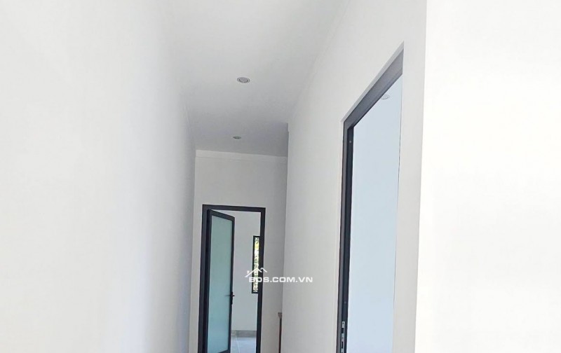 Nc  NHÀ CẤP 3 HẺM NGUYỄN HỮU CHỈNH – PHƯỜNG 2 BẢO LỘC
