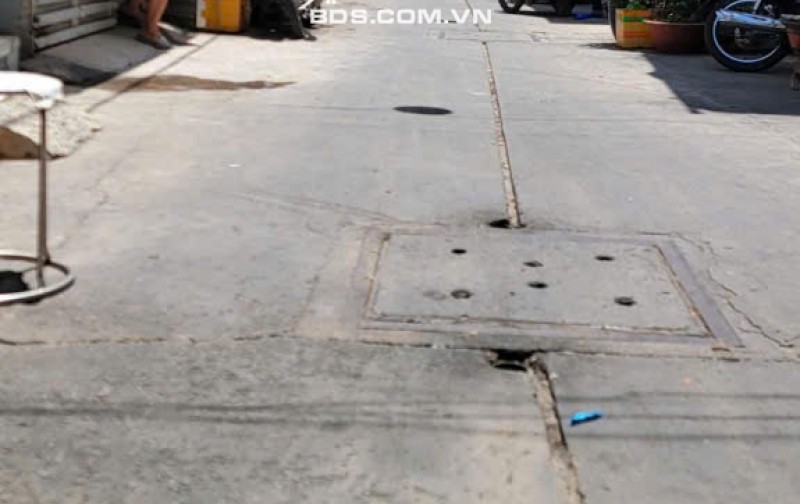 Bán nhà cấp 4 suốt có 1 gác gỗ ngay trung tâm Đầm Sen Q11