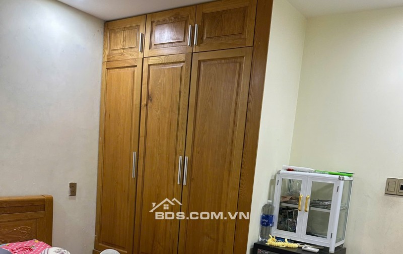 Chính chủ bán gấp nhà 2MT 3 tầng 6pn, đường xe hơi tại Đường số 11, Bình Tân