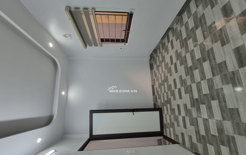 BÁN NHÀ 3.2 TỶ 3 TẦNG 52M2 Ô TÔ ĐỖ CỬA NGÕ MẠC THỊ BƯỞI
