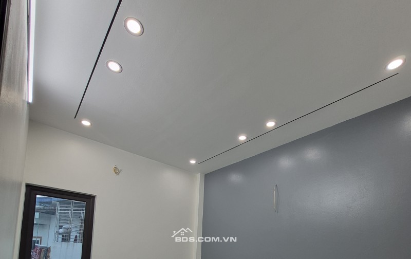 BÁN NHÀ ĐẸP 2.45 TỶ 3 TẦNG 45M2 ( HƯỚNG ĐÔNG ) NGAY HỒ VỊ XUYÊN