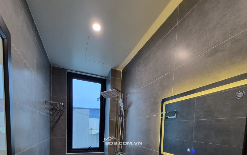 BÁN NHÀ ĐẸP 2.45 TỶ 3 TẦNG 5M2 NGÕ CỰC NGẮN KHU BÃI VIÊN