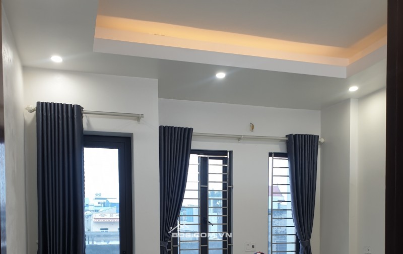 BÁN NHÀ 3.6 TỶ 4 TẦNG 56M2 Ô TÔ ĐỖ CỬA NGÕ CỰC NGẮN ĐƯỜNG TỨC MẠC