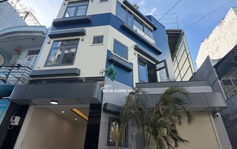 SIÊU PHẨM TÂN PHÚ HẺM XE TẢI QUAY ĐẦU Nhà đẹp, vị trí đắc địa, hẻm xe tải quay đầu ngay đường Tân