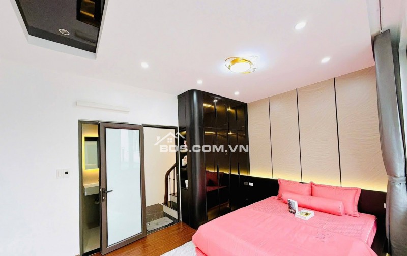 Bán Nhà Gần Phố Minh Khai, Hai Bà Trưng 24/28m, 4 tầng, mt 4.8m, giá 6.86 tỷ.