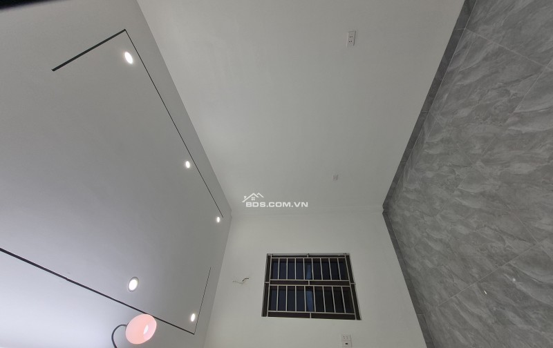 BÁN NHÀ ĐẸP 3.25 TỶ 3 TẦNG 63M2 Ô TÔ ĐỖ CỬA KHU ĐÔ THỊ HÒA VƯỢNG