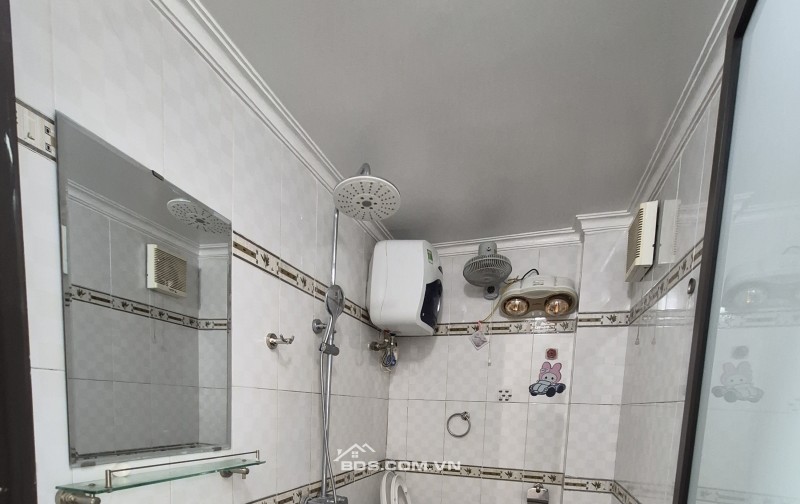 BÁN NHÀ 2.25 TỶ 3 TẦNG 41M2 NGÕ THÔNG GIỮA KHU BÃI VƯỢT
