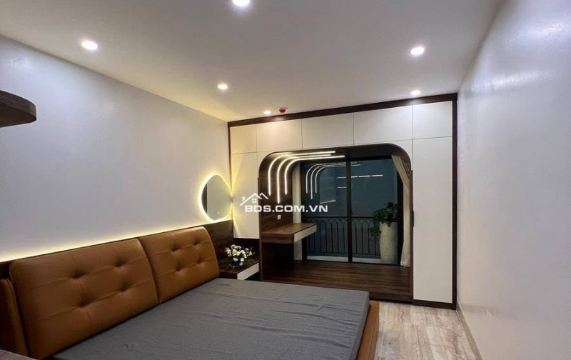 Bán Nhà Thang Máy Tây Sơn, Đống Đa 35/41m, 6 tầng, mt 4m, giá 12.6 tỷ