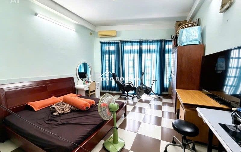 Chỉ 15.8 tỷ có MTKD đường 30m Phạm Văn Chiêu 120m2 ngang 4.4m 4 lầu KD đỉnh ngay chợ TĐ.