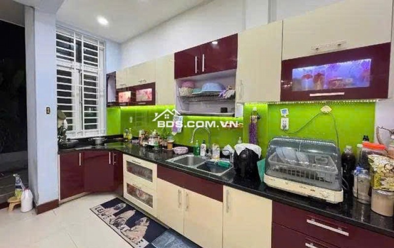 Bán nhà mặt tiền Trần Bá Giao 88m2(4x22) 4 lầu view sông mát mẻ KD đa nghề chỉ 14 tỷ.