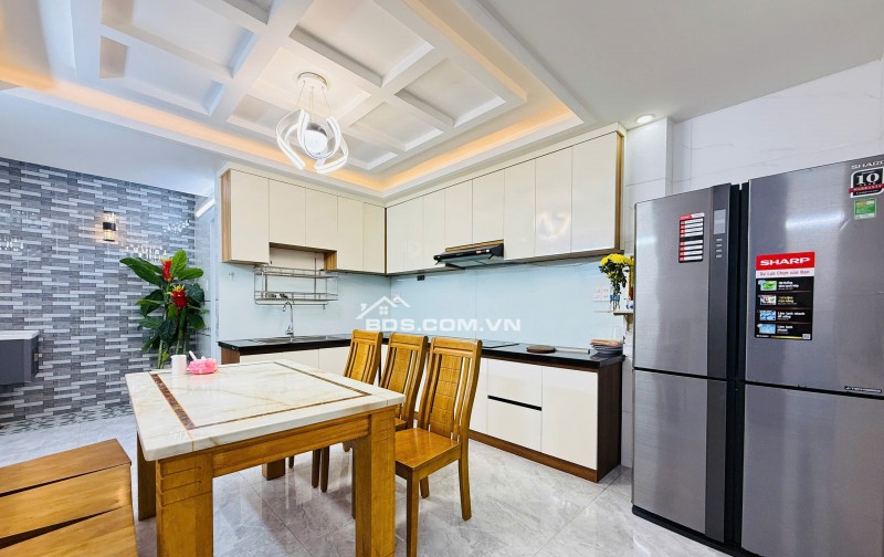 NGỘP BANK chỉ 10 tỷ xíu có nhà 5 tầng HXH 1 trục Quang Trung 88m2 có T.máy gần Emart 2.