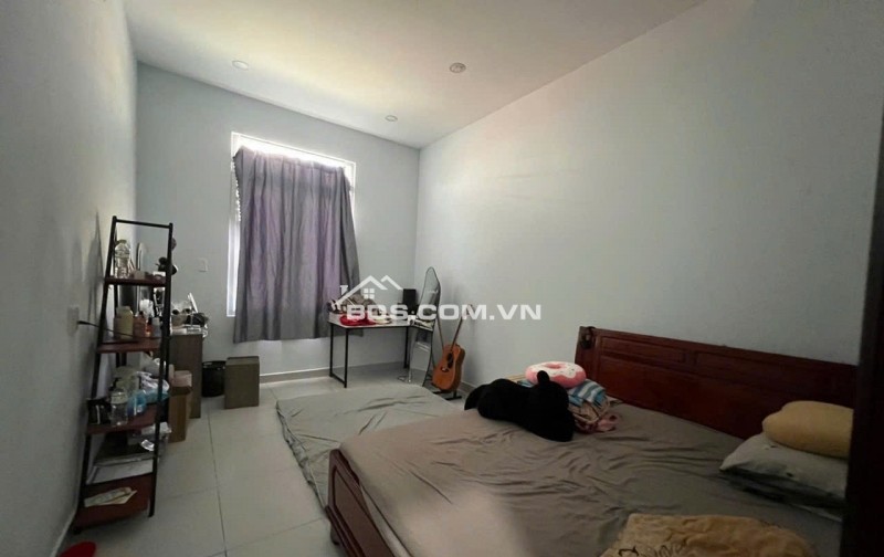 Bán nhà HIẾM 496 Dương Quảng Hàm ngang 6m 97m2 đang cho thuê tiện xây mới nhỉnh 12 tỷ.
