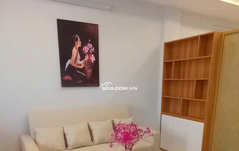 Bán chung cư lầu 1 Trần Quang Diệu Quận 3, nhà đẹp , ngay trung tâm và gần các bệnh viện và trường học lớn