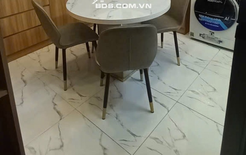 Bán chung cư lầu 1 Trần Quang Diệu Quận 3, nhà đẹp , ngay trung tâm và gần các bệnh viện và trường học lớn