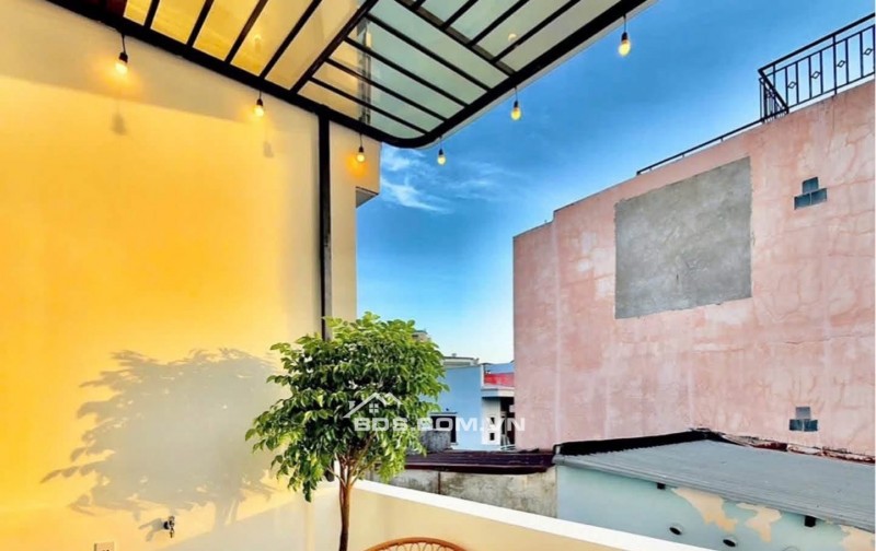 Nhà đẹp FULL NỘI THẤT hẻm xe hơi - ngay đường Nguyễn Kiệm - Thích Quảng Đức. Khu dân trí cao an ninh