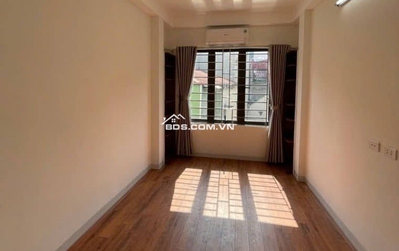 Bán nhà Vĩnh Hưng  22m² x5T – 3,75 Tỷ –3 PN– Sổ đỏ – ko QH- ô tô 30m