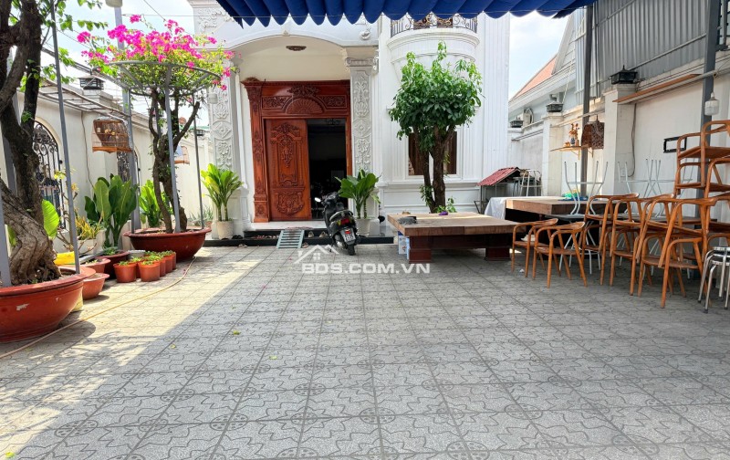 Giảm sốc biệt thự góc 2 mặt tiền diện tích khủng khu vực Dĩ An