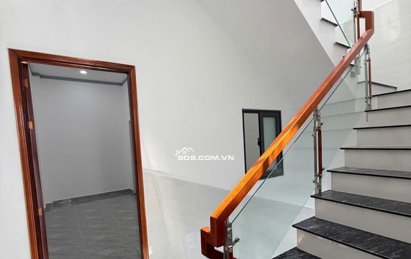 Giá sốc mặt tiền Đông Minh Dĩ An, Kinh doanh mua ở đều thuận lợi