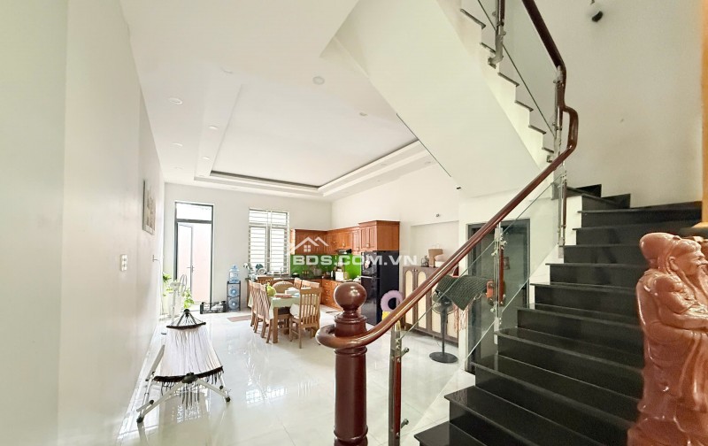 NGỘP BANK! NHÀ 97,5m² SÁT METRO LÀNG ĐẠI HỌC – CHỈ 6,6 TỶ! 