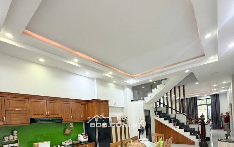 NGỘP BANK! NHÀ 97,5m² SÁT METRO LÀNG ĐẠI HỌC – CHỈ 6,6 TỶ! 