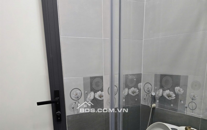 CHÍNH CHỦ BÁN NHÀ 2 MẶT TIỀN NGUYỄN TẤT THÀNH - TP. HUẾ (NỞ HẬU, KO NGẬP)