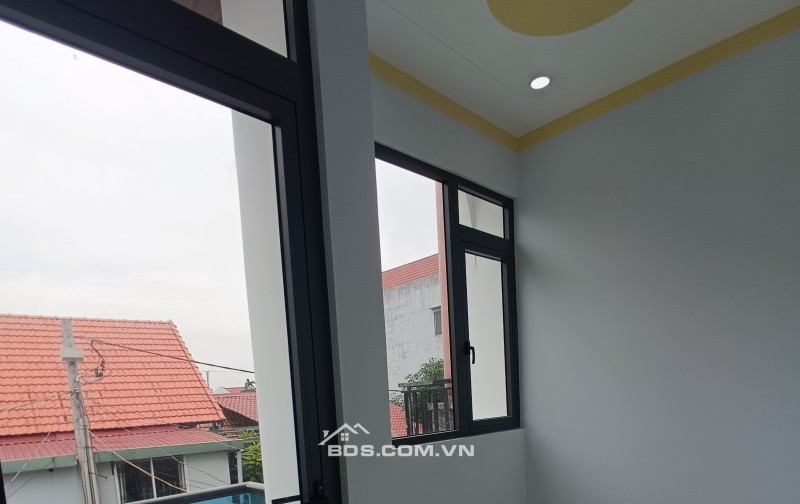  CHỈ HƠN 4 TỶ – NHÀ ĐẸP CÓ SÂN Ô TÔ, GẦN LÀNG ĐẠI HỌC THỦ ĐỨC! 