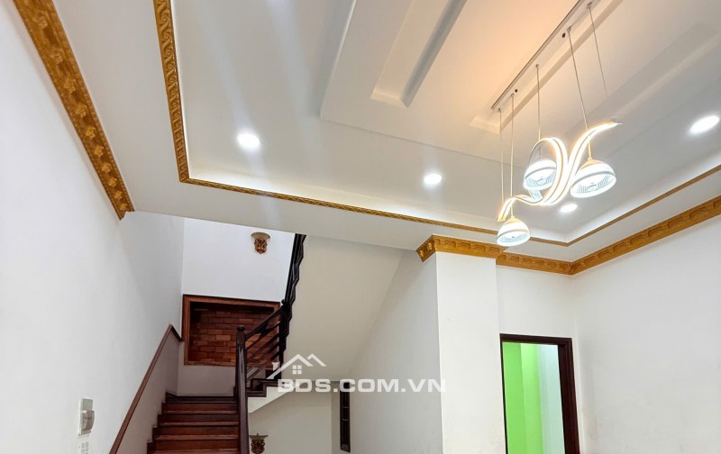  NGỘP BANK –NHÀ MẶT TIỀN DT743 GIẢM 2,5 TỶ, CHỈ CÒN 12,5 TỶ! 