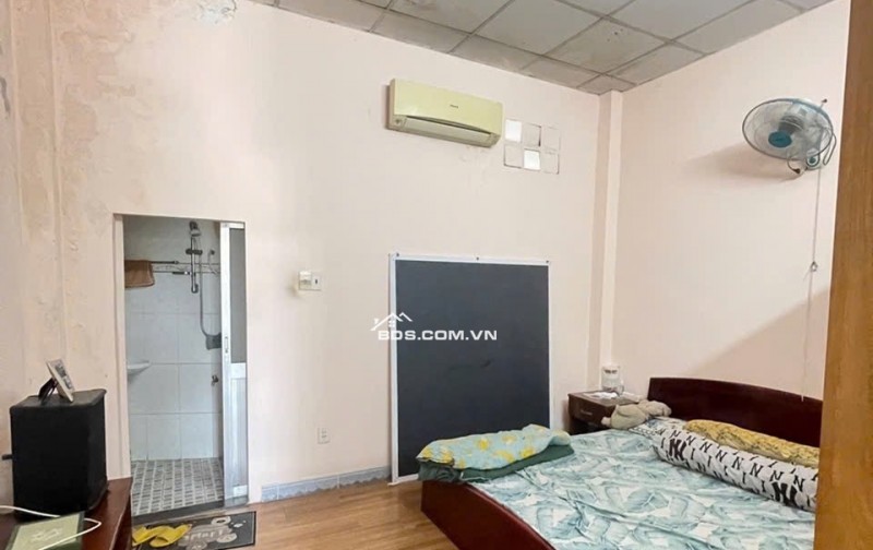 Nhà chính chủ đẹp rộng cần chủ đi nước ngoài dọn vô liền